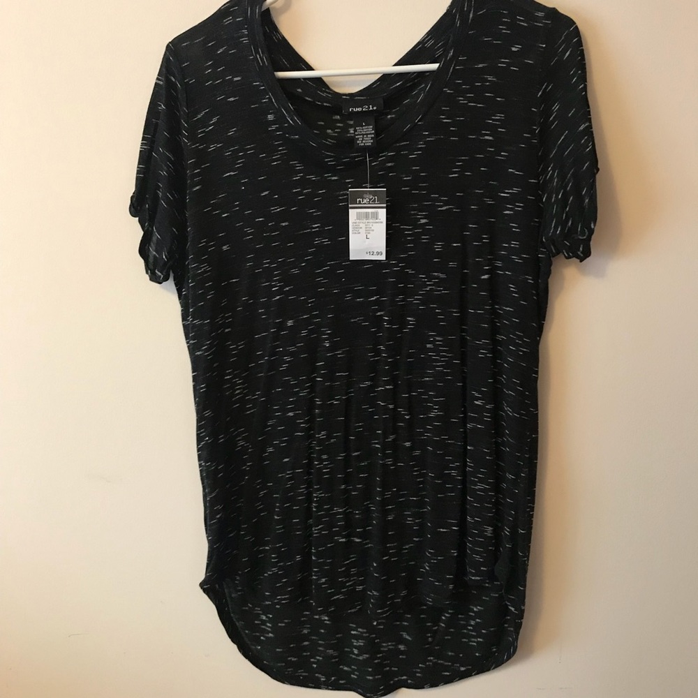 RUE21 Plain Black and White Design Tee